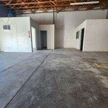 2816 E Jones Ave, Phoenix, AZ for lease Interior Photo- Image 2 of 4
