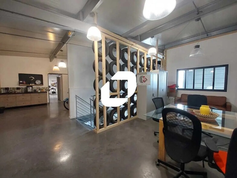 Office in Lunel-Viel for lease - Interior Photo - Image 3 of 13