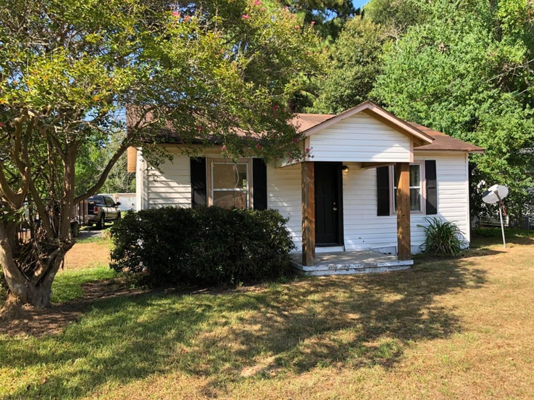 325 Vernon St, New Llano, LA for sale Primary Photo- Image 1 of 22