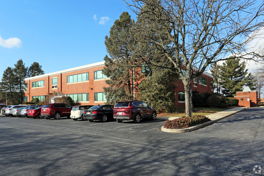 1150 Berkshire Blvd, Wyomissing, PA for lease - Building Photo - Image 2 of 4