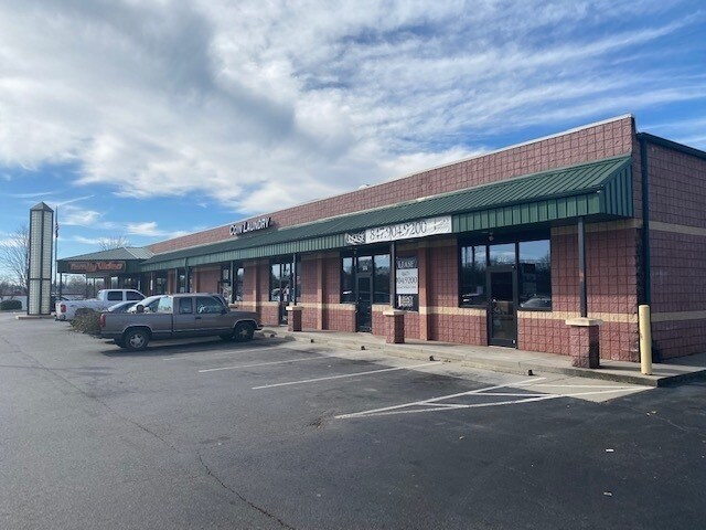 972-980 S Main St, Lexington, NC for lease - Building Photo - Image 2 of 7