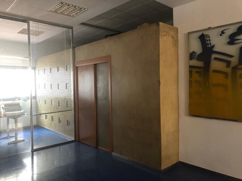 Retail in Cáceres, Cáceres for sale - Building Photo - Image 3 of 11