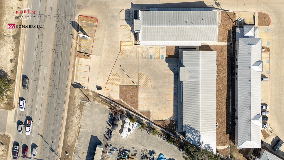 1401-1405 Sidney Baker St, Kerrville, TX for sale - Building Photo - Image 2 of 10