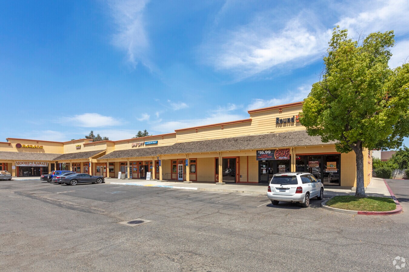 37043798 W Shields Ave, Fresno, CA 93722