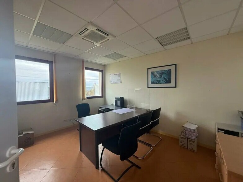 Office in Évreux for lease - Interior Photo - Image 3 of 11