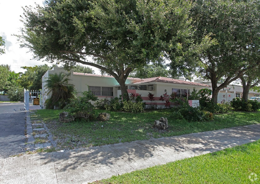 225 NW 20th St, Boca Raton, FL for lease - Primary Photo - Image 1 of 4