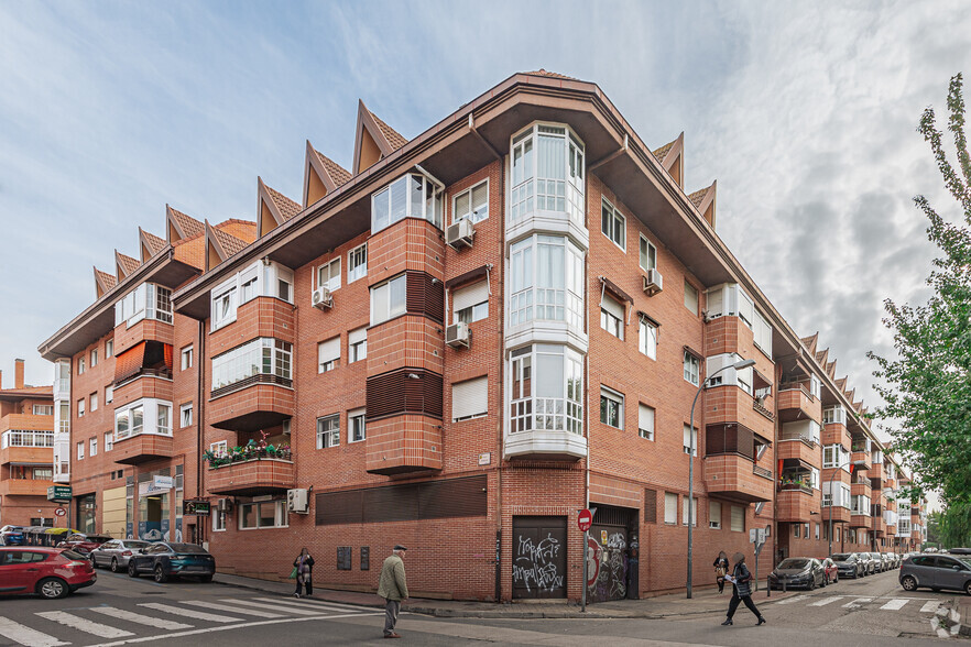 Calle Gertrudis Gómez de Avellaneda, 1, Collado Villalba, Madrid for lease - Primary Photo - Image 1 of 18