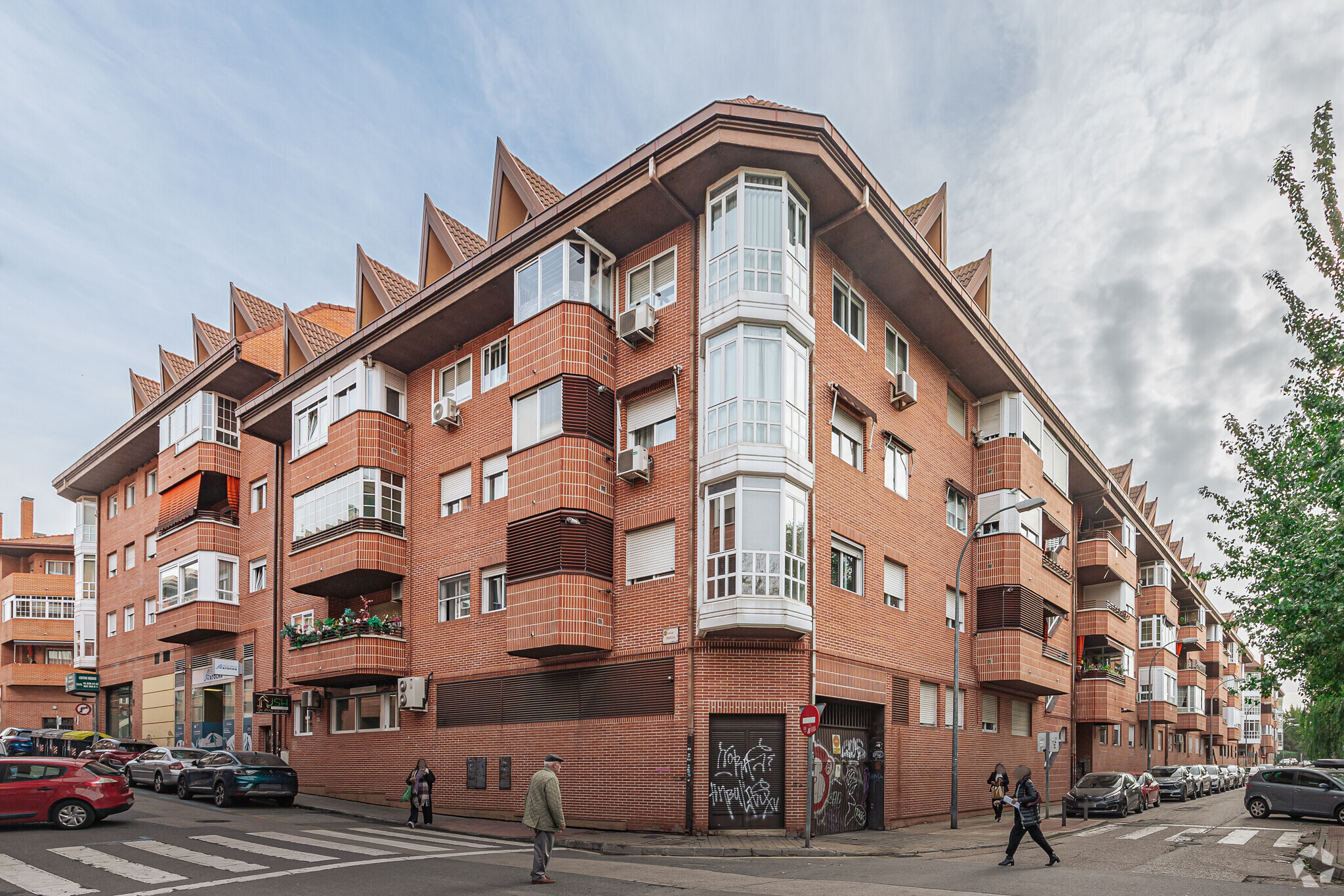 Calle Gertrudis Gómez de Avellaneda, 1, Collado Villalba, Madrid for lease Primary Photo- Image 1 of 19