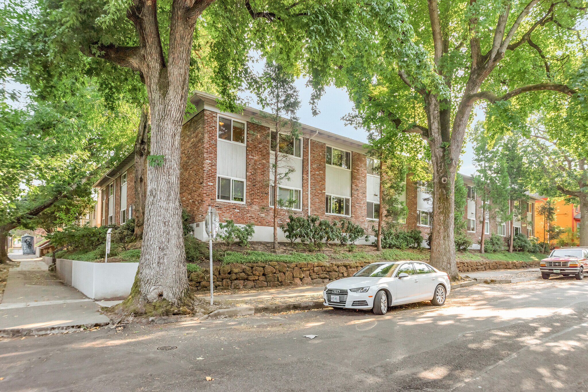 1800 SE Stark St, Portland, OR for sale Building Photo- Image 1 of 1