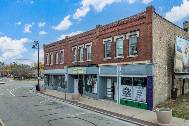 More details for Renovated Midtown Mixed-Use Resi/Retail – Retail for Auction, Rockford, IL