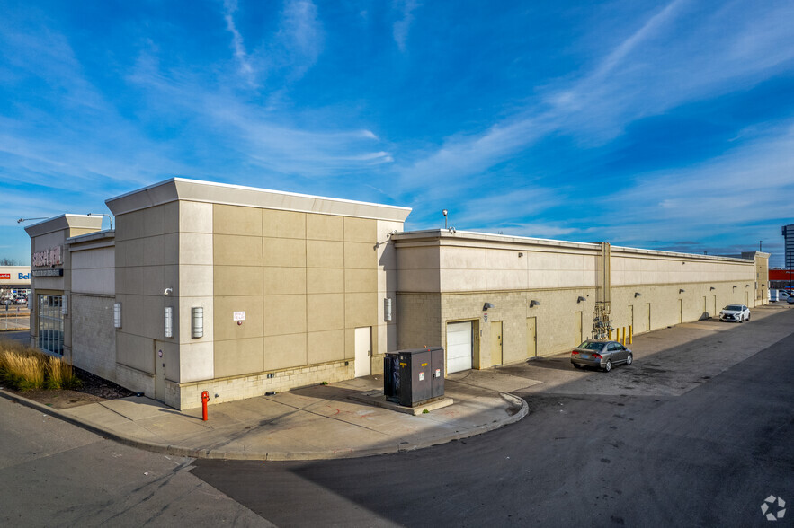 1500-1570 Dundas St E, Mississauga, ON for lease - Building Photo - Image 3 of 10