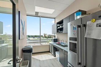 3239 N Loop 1604, San Antonio, TX for lease Interior Photo- Image 1 of 8