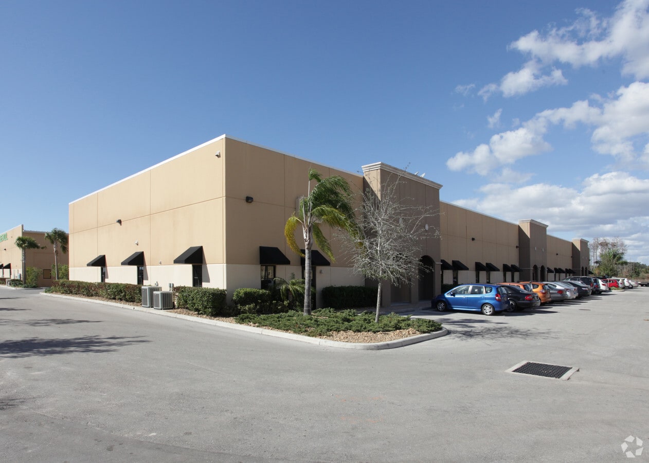 8801 Business Park Dr, Fort Myers, FL 33912