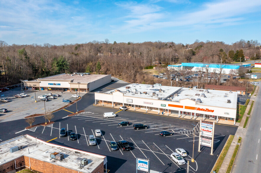 4812 Country Club Rd, Winston-Salem, NC for lease - Building Photo - Image 1 of 3