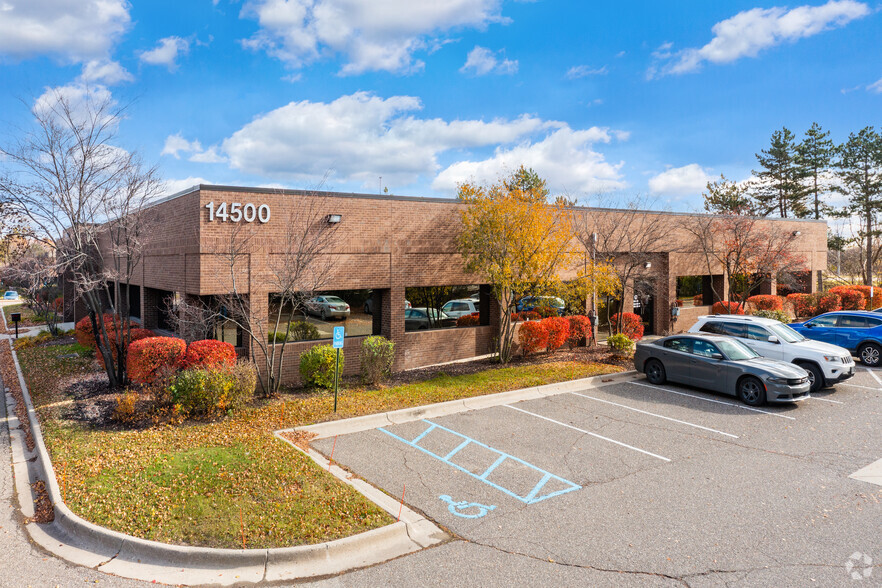 14500 Sheldon Rd, Plymouth, MI for lease - Building Photo - Image 1 of 6