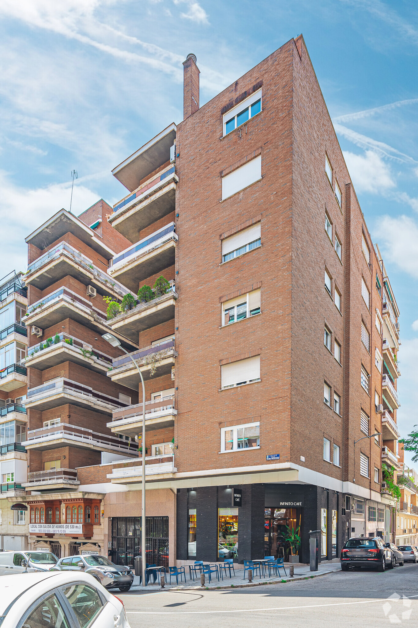 Calle De La Reina Mercedes, 12, Madrid, Madrid for lease Primary Photo- Image 1 of 3