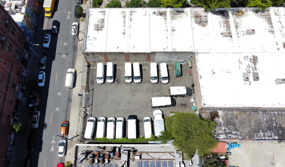 253-257 Meserole St, Brooklyn, NY for sale - Building Photo - Image 3 of 14