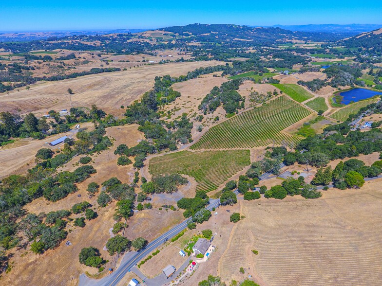 7044 Bennett Valley Rd, Santa Rosa, CA for sale - Primary Photo - Image 1 of 64