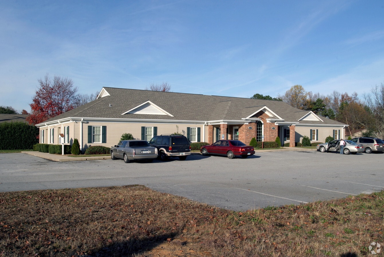 365 E Blackstock Rd, Spartanburg, SC 29301