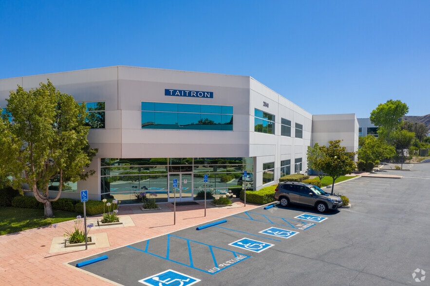 28040 W Harrison Pky, Valencia, CA for lease - Primary Photo - Image 2 of 6