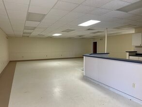 220 Clifty Dr, Madison, IN for lease Interior Photo- Image 2 of 23