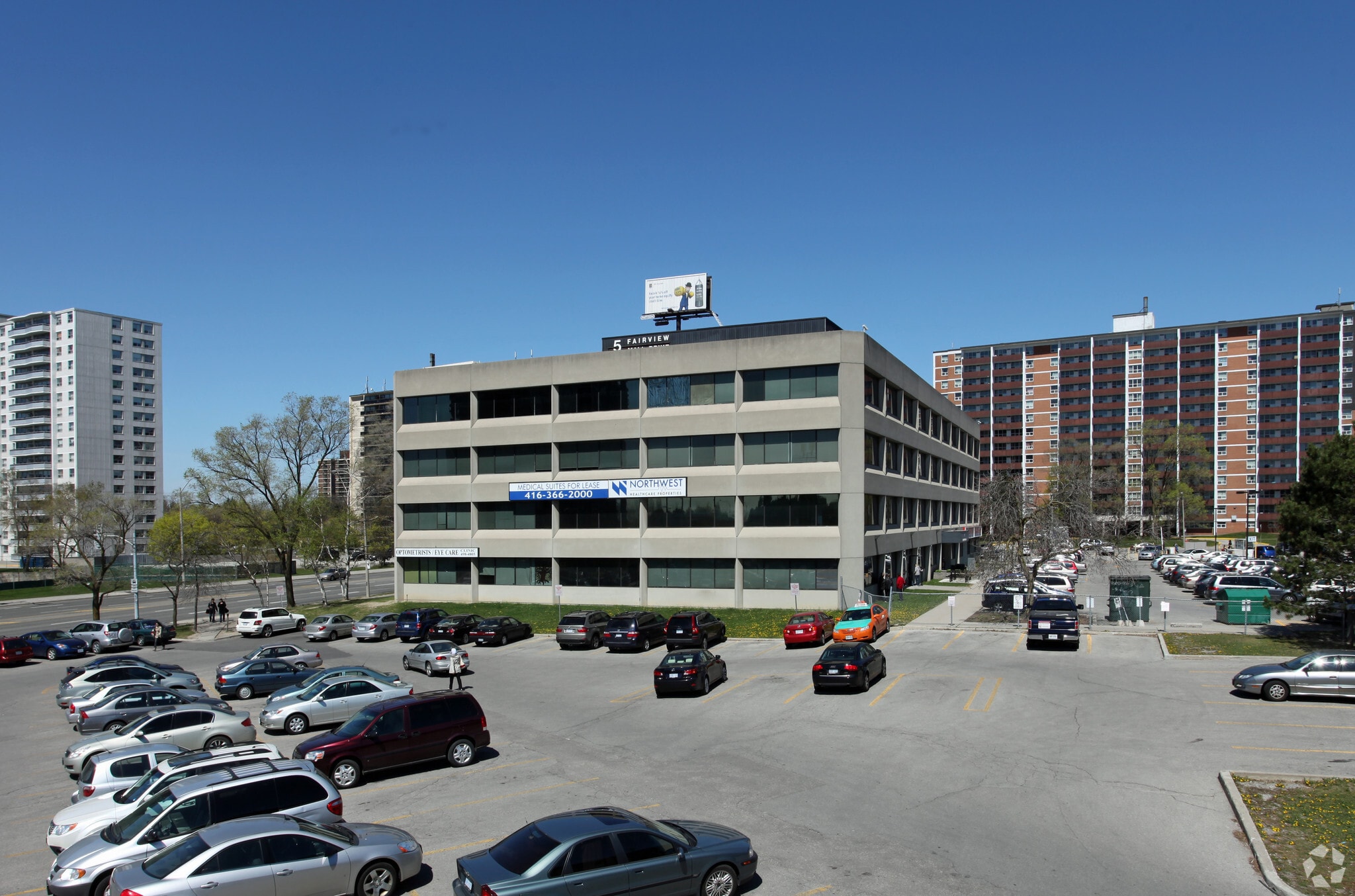 5 Fairview Mall Dr, Toronto, ON M2J 2Z1 Fairview Health Centre