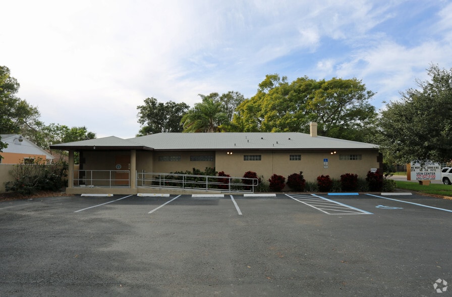3520 38th Ave N, Saint Petersburg, FL for sale - Building Photo - Image 3 of 4