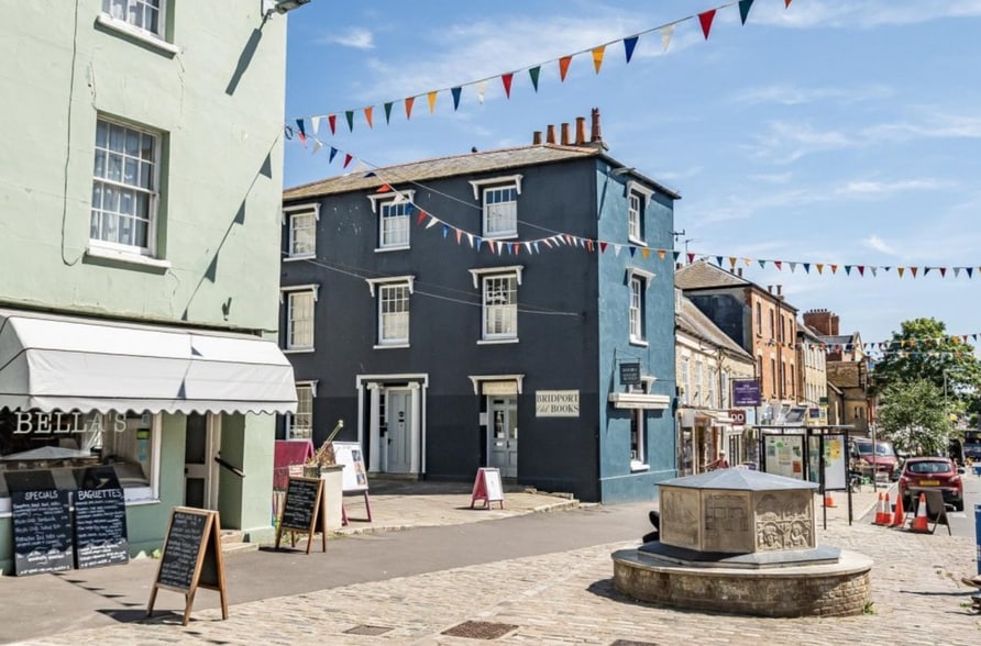 11 South St, Bridport for sale - Primary Photo - Image 1 of 8