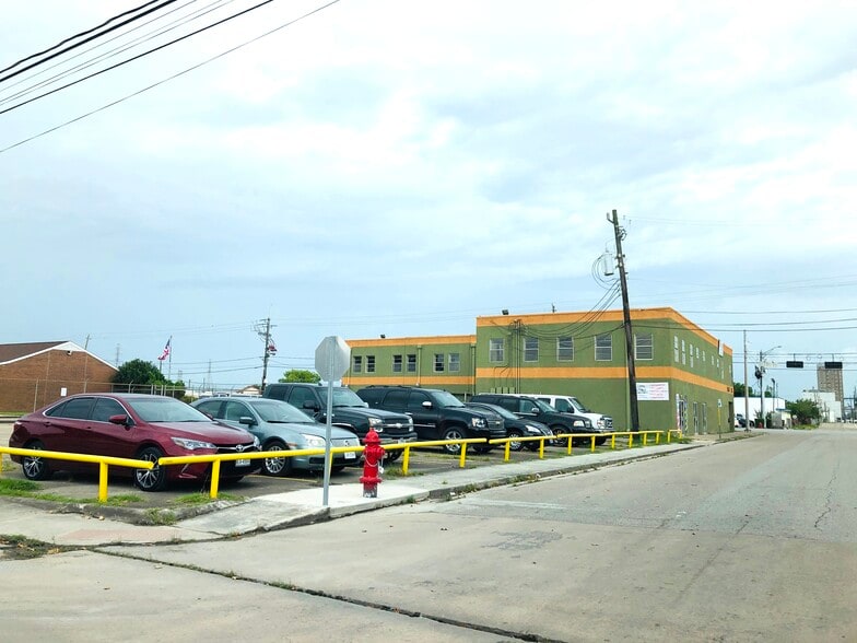 100 N Main St, Galena Park, TX for lease - Building Photo - Image 3 of 4