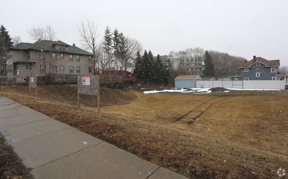 476 Main St, Johnson City, NY 13790