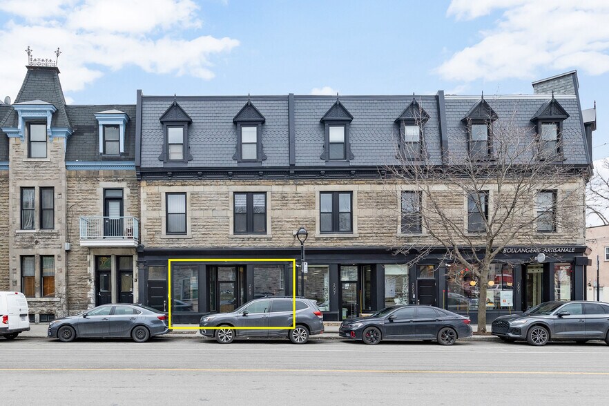 2005-2013 Rue Wellington, Montréal, QC for lease - Building Photo - Image 1 of 2
