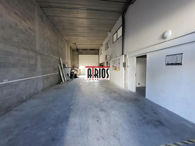 Industrial in Six-Fours-les-Plages for lease - Interior Photo - Image 1 of 9