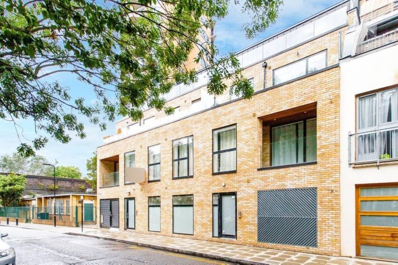 18 Ellingfort Rd, London for sale Building Photo- Image 1 of 1