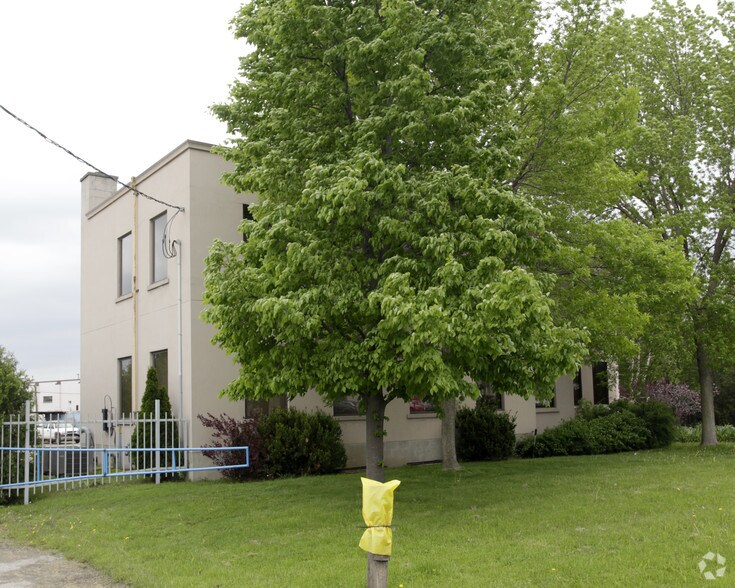 14 Haas Rd, Toronto, ON for lease - Building Photo - Image 2 of 2