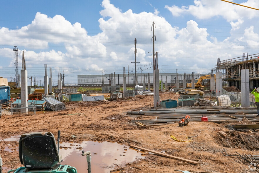 1001 W Elizabeth Ave, Linden, NJ for lease - Building Photo - Image 3 of 6