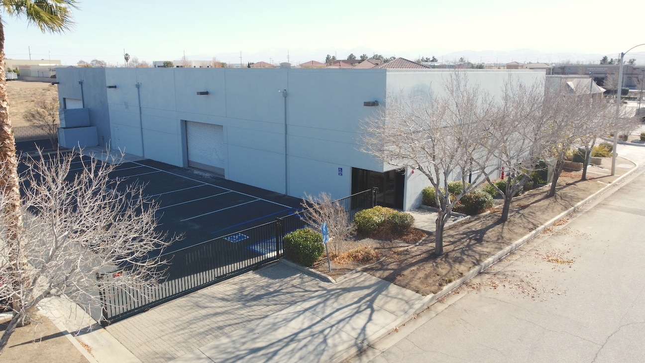41338 12th St W, Palmdale, CA for lease Building Photo- Image 1 of 12