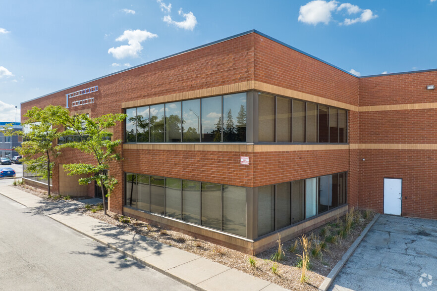 8 Abacus Rd, Brampton, ON for lease - Building Photo - Image 3 of 5