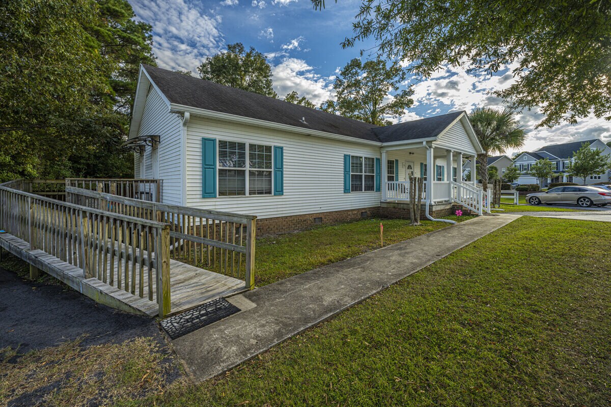 250 Montague Plantation Rd, Goose Creek, SC 29445