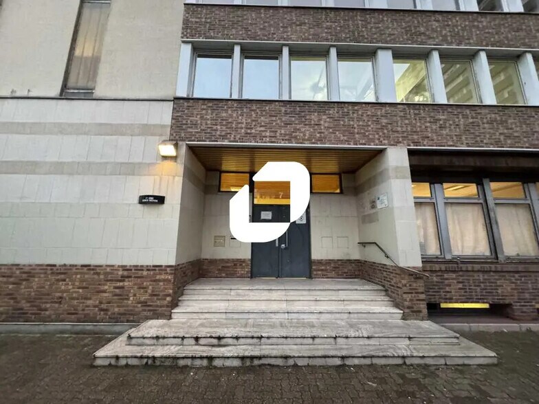 7 Avenue Maximilien De Robespierre, Vitry-sur-Seine for lease - Building Photo - Image 1 of 18