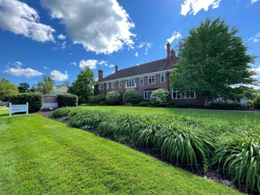 700-720 Hopmeadow St, Simsbury, CT for lease Building Photo- Image 1 of 8