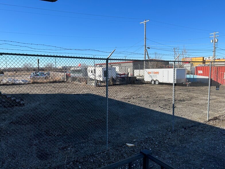 501 W P St, Lincoln, NE for lease - Building Photo - Image 2 of 3