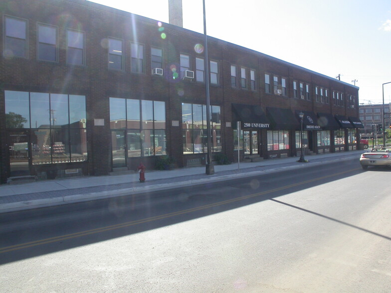 2470-2512 University Ave W, Saint Paul, MN for lease - Building Photo - Image 3 of 9