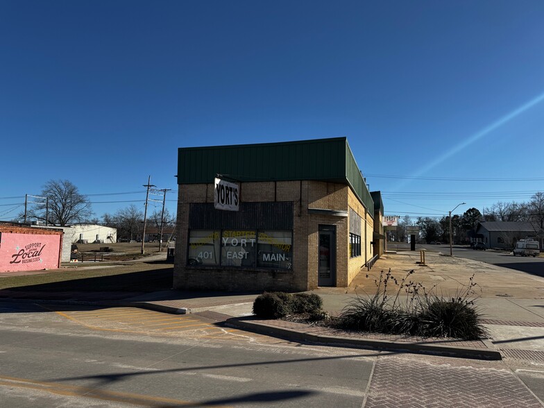 401 E Main St, Shawnee, OK for sale - Building Photo - Image 1 of 11