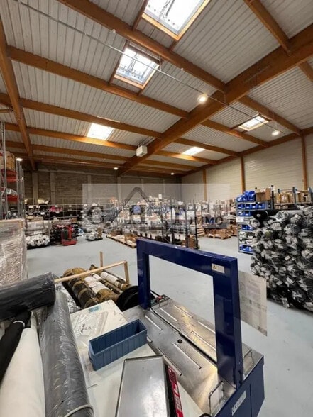 Office in Gonesse for lease - Interior Photo - Image 3 of 7