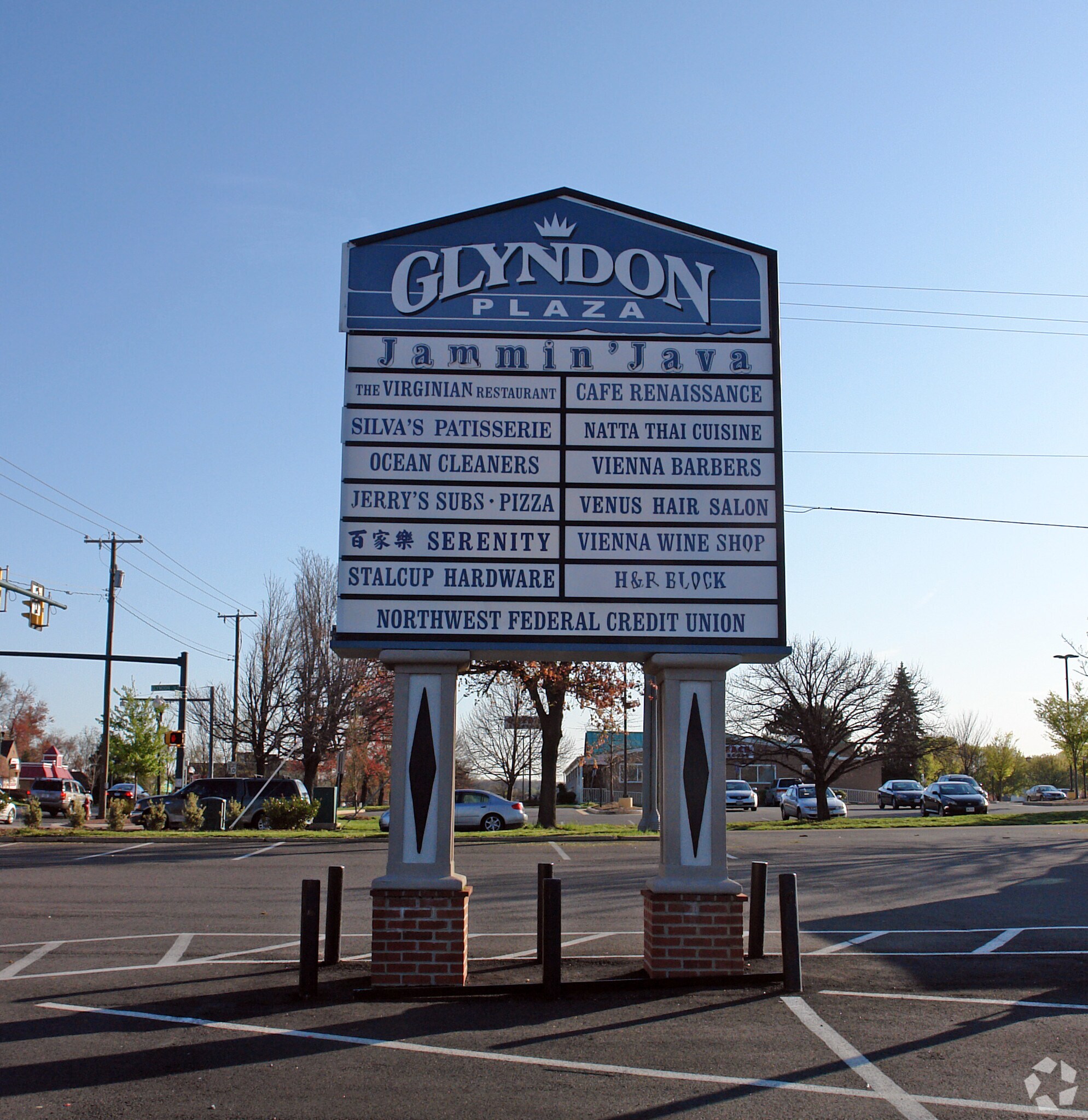 Maple Ave, Vienna, VA 22180 Glyndon Shopping Center