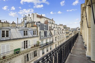 Office in Paris for lease Other- Image 2 of 12