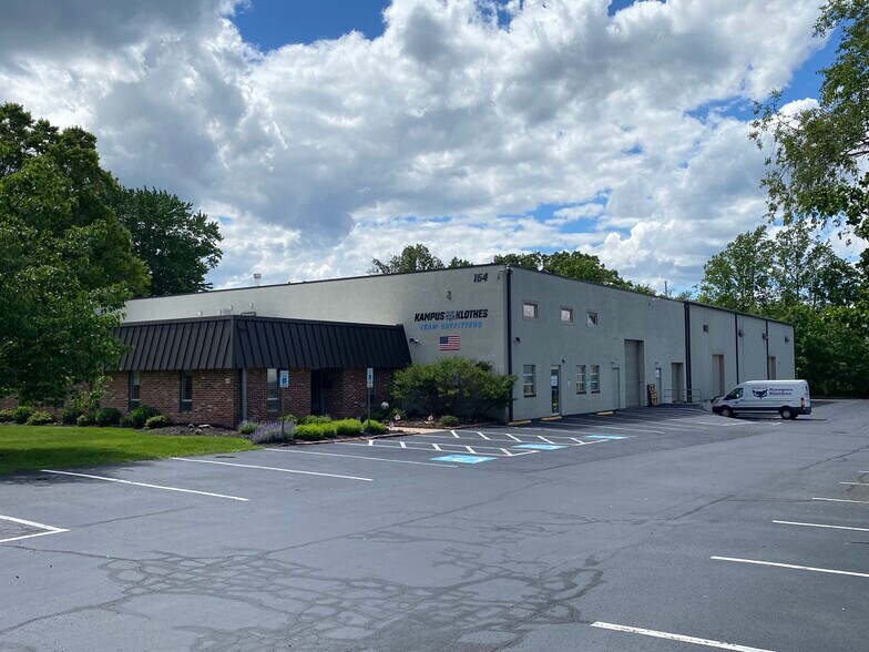 164 Railroad Dr, Warminster, PA for lease - Building Photo - Image 2 of 32