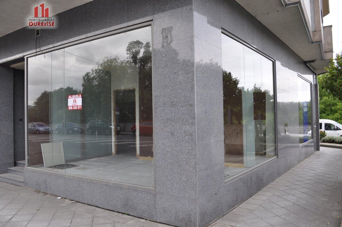 Retail in San Cibrao das Viñas, Orense for lease Building Photo- Image 1 of 13
