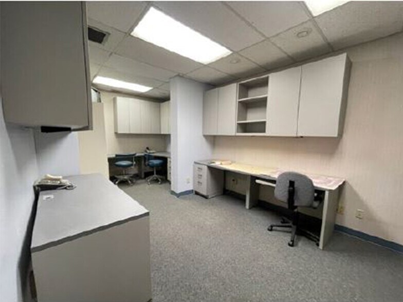 801 N Wilmot Rd, Tucson, AZ for lease - Interior Photo - Image 2 of 6