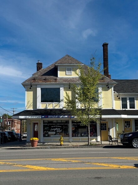 5560 Main St, Williamsville, NY for lease - Primary Photo - Image 1 of 8